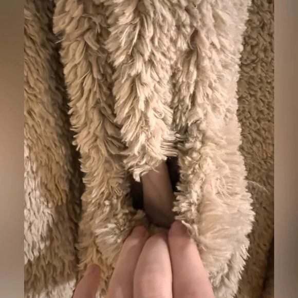 FINAL PRICE KENNETH COLE | Tan Teddy Jacket with Satin Lining - Picture 6 of 9